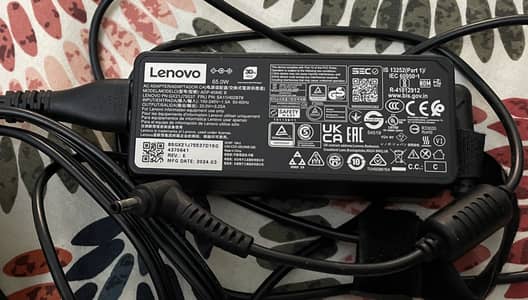 Laptop charger (65W)
