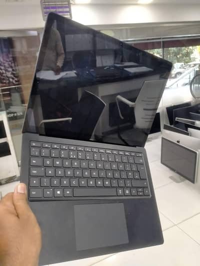 microsoftSurfaceLaptop3IntelCorei5 10Gen8GBRAM256GBSSD13.5 touchScreen