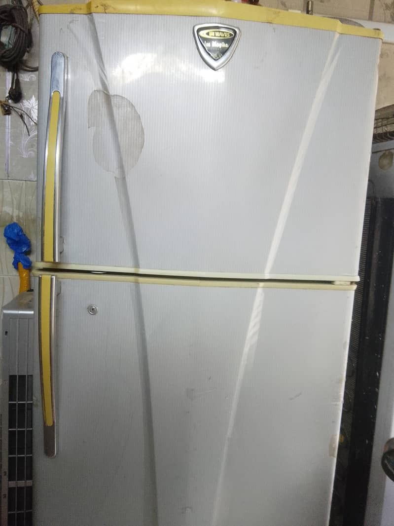 waves fridge 0