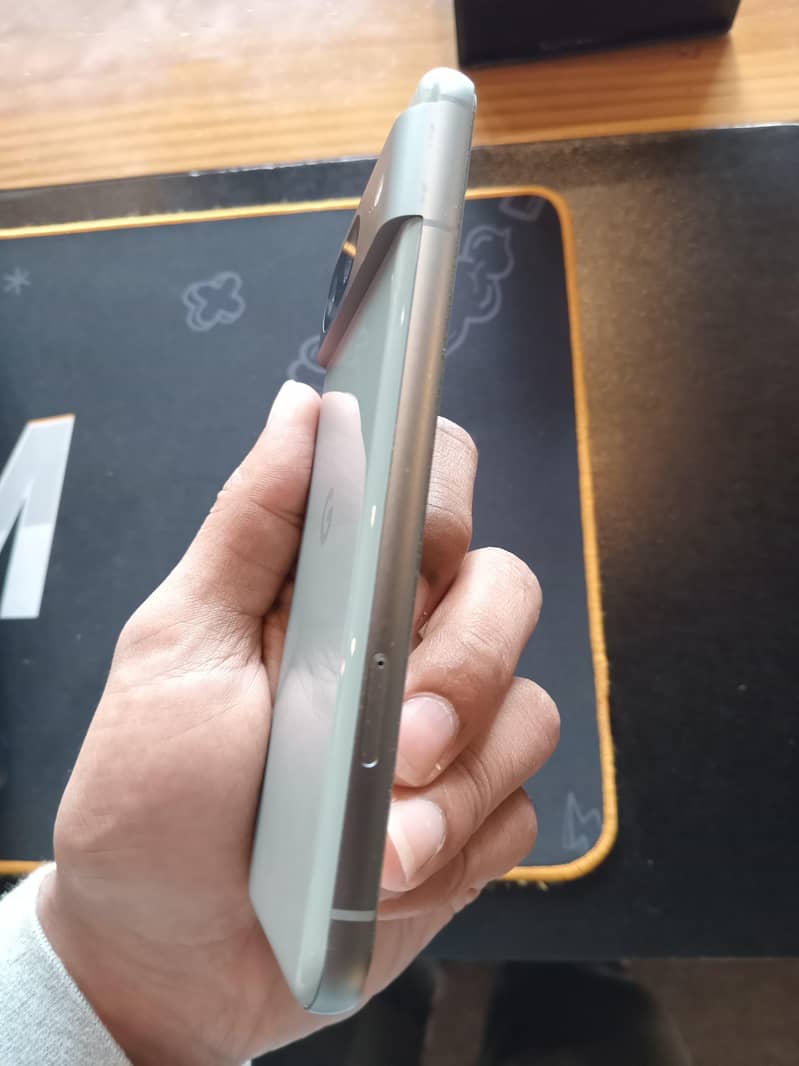 Google Pixel 8 2