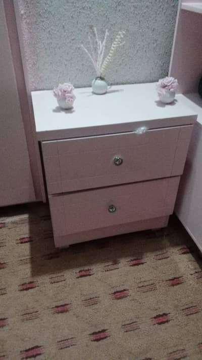 single bed and side table for sale urgent