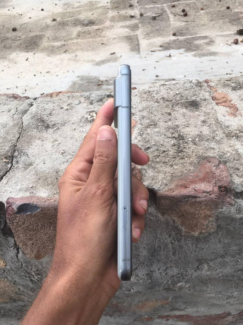 Google Pixel 8 6