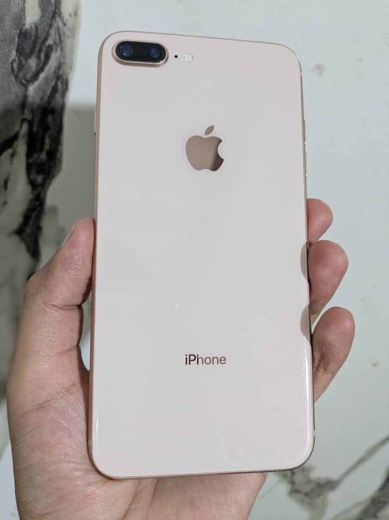 Apple iPhone 8 Plus 0