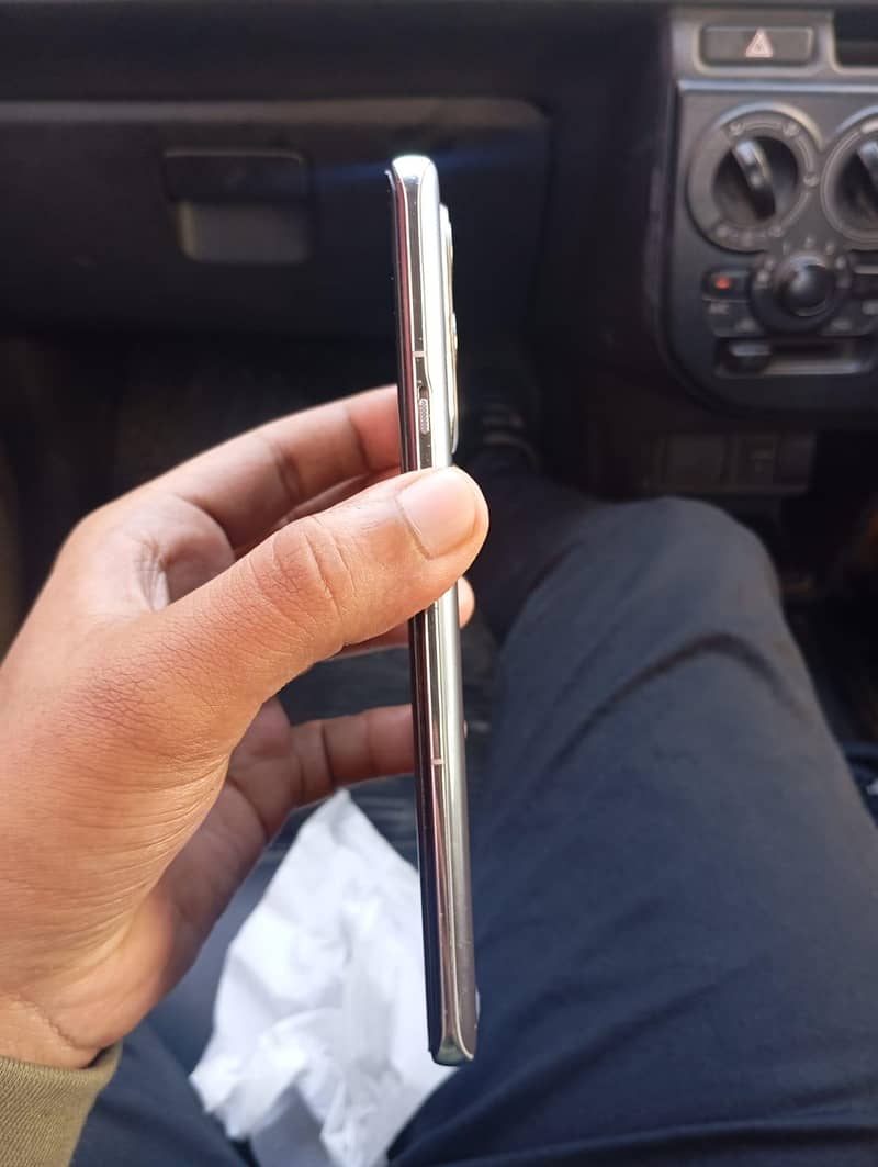 One Plus 9 Pro 6