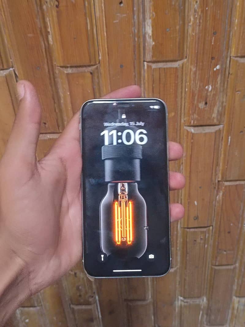 Apple iPhone X 4