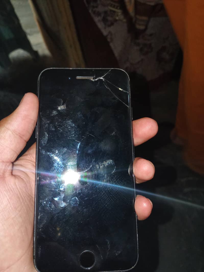 Apple iPhone 7 0