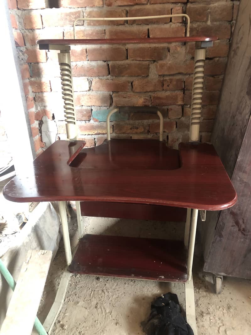 Imported Saudi computer table with Rack- condition 2