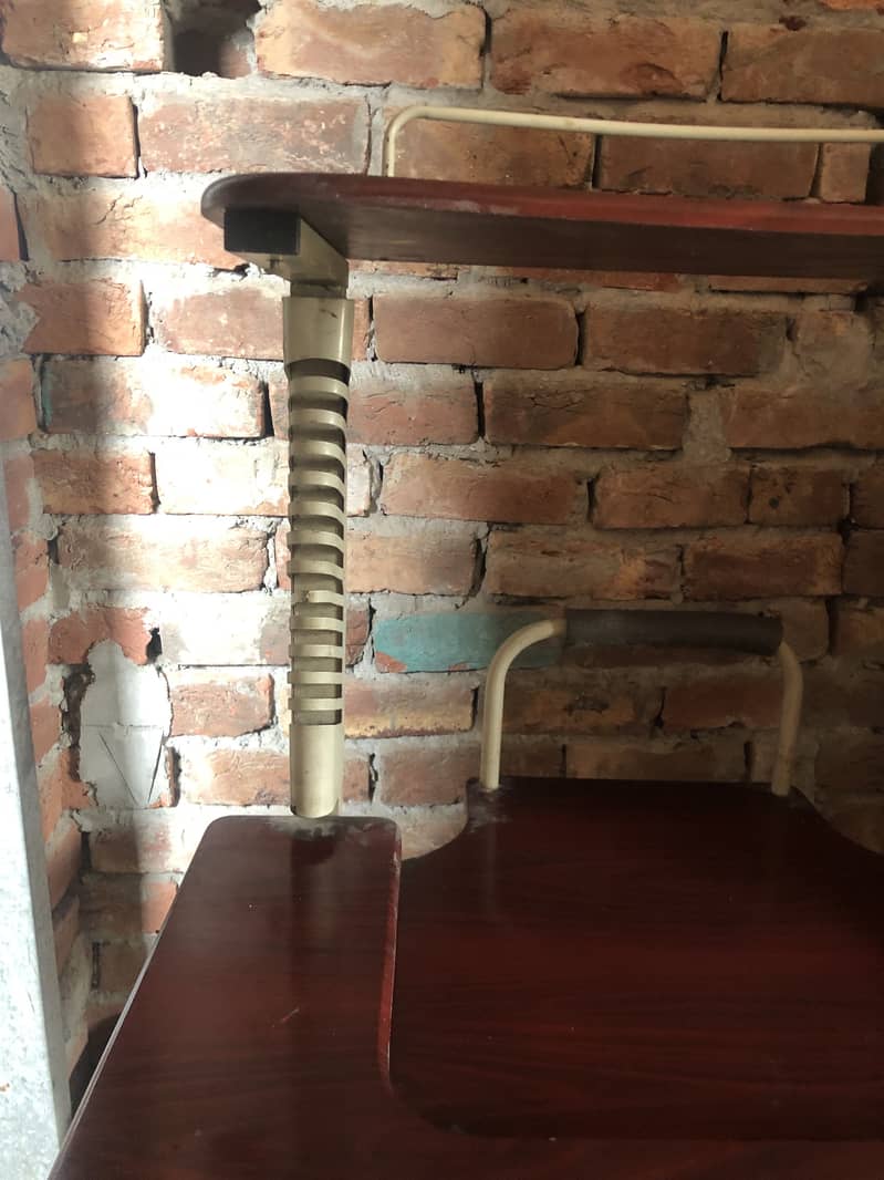 Imported Saudi computer table with Rack- condition 4