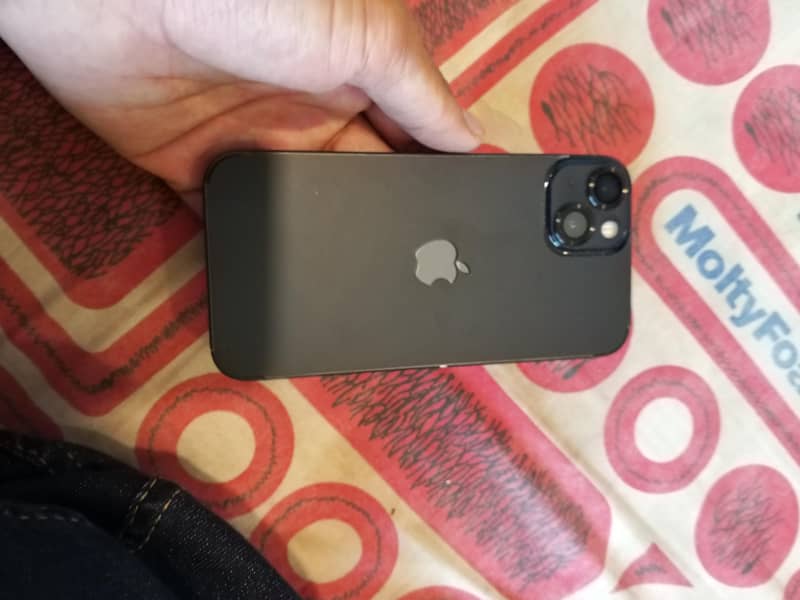 Apple iPhone 13 4