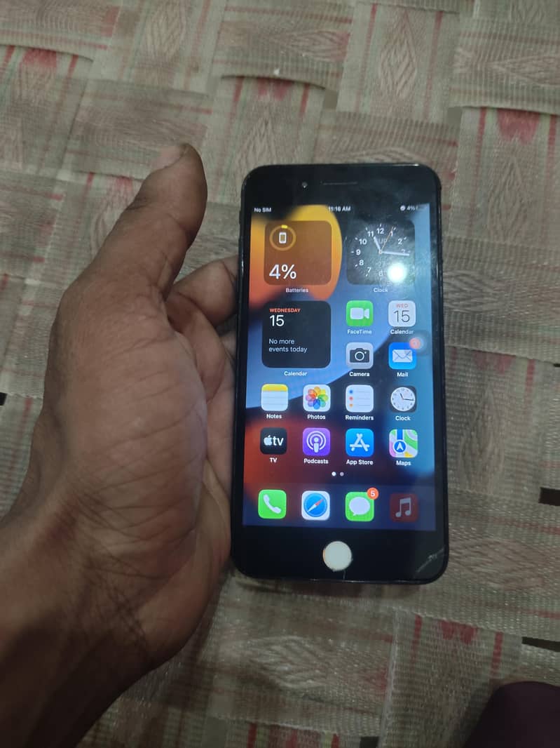 Apple iPhone 7 Plus 1