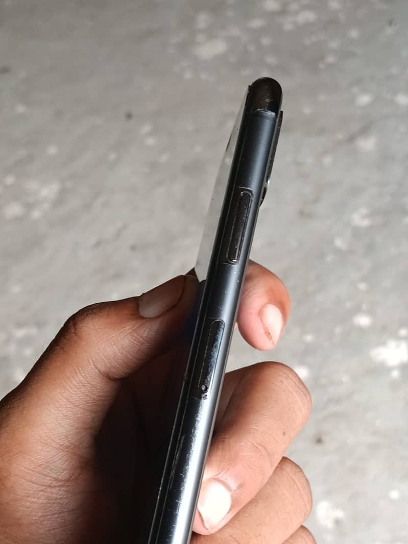 iPhone xs max 4