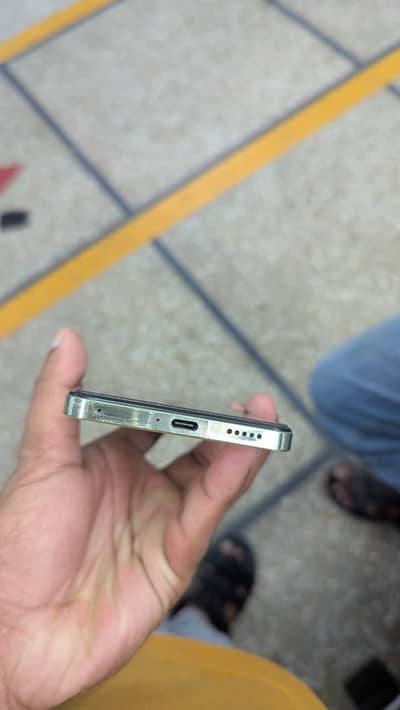 Vivo Y100