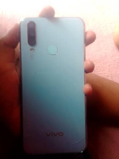 Vivo Y17 all ok hai buss minor glass break hai 4 64 hai ram rom all ok