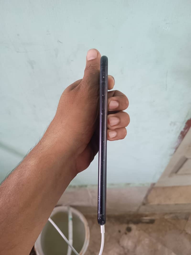 Apple iPhone 7 Plus 2