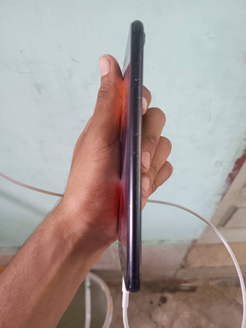 Apple iPhone 7 Plus 3