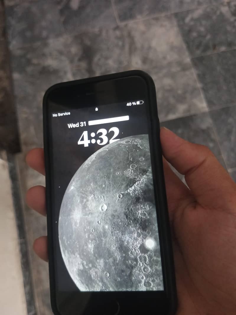 Apple iPhone 8 0