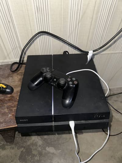 PS4 fat 1tb jailbreak (12 games installed)