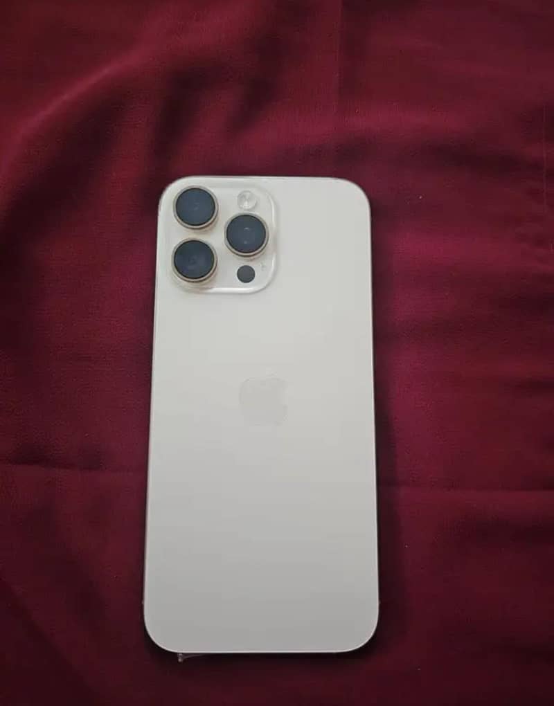 Apple iPhone 16 Pro Max 0