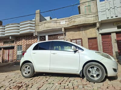 Toyota Vitz 2014