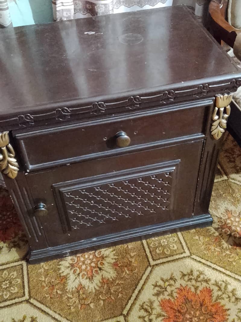 king size bed / side tables/ dressing table 2