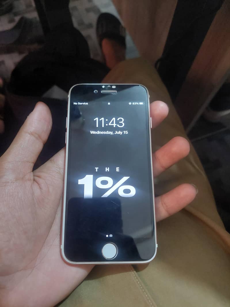 Apple iPhone 7 3