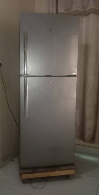 dawlance fridge new model 2 years used
