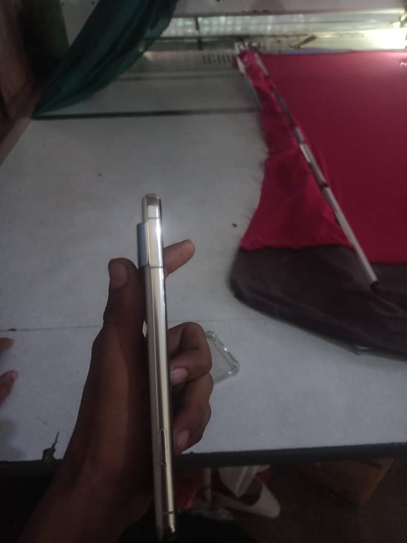 Google Pixel 8 Pro 2