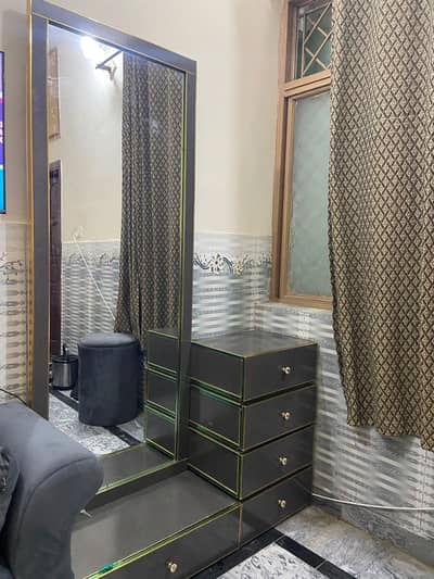 Dressing mirror