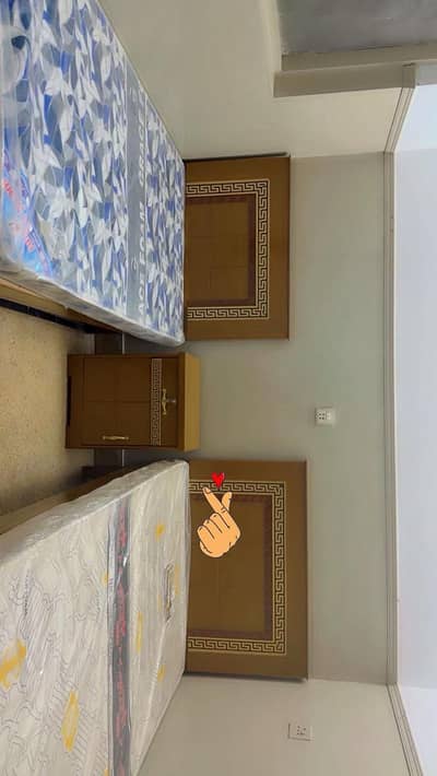 single beds/ mattresses