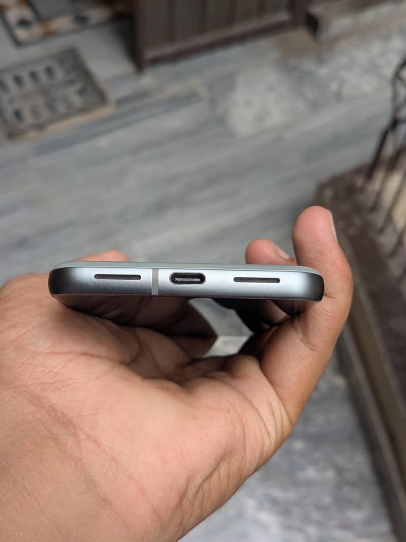 Google Pixel 8 2