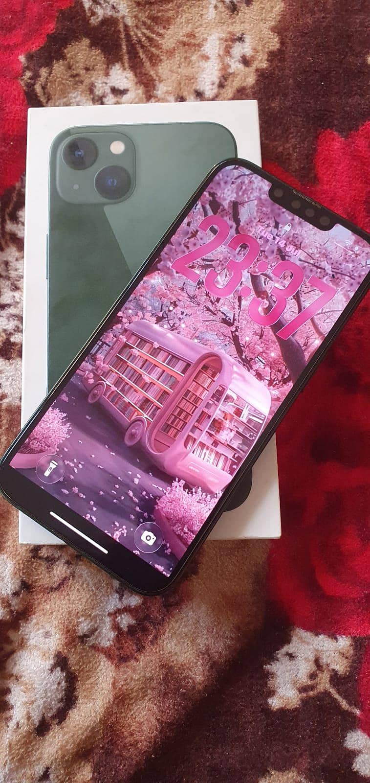 Apple iPhone 13 1
