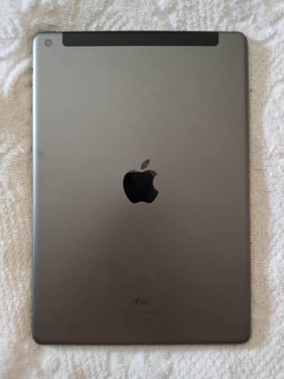 iPad 7 (generation) 32 GB Sim card and wifi