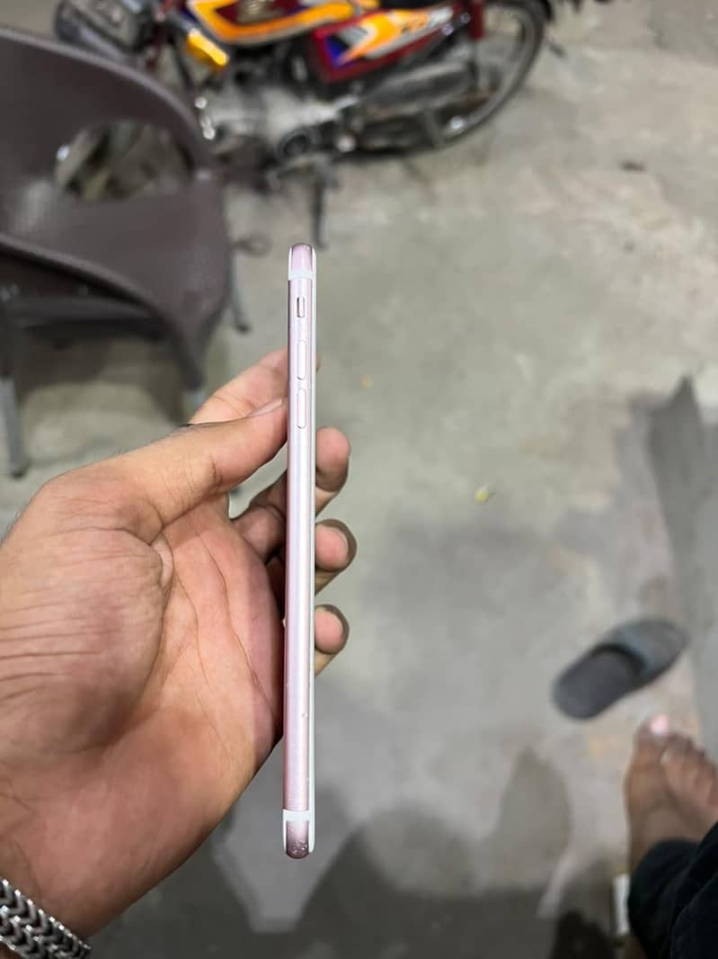 Apple iPhone 7 Plus 2