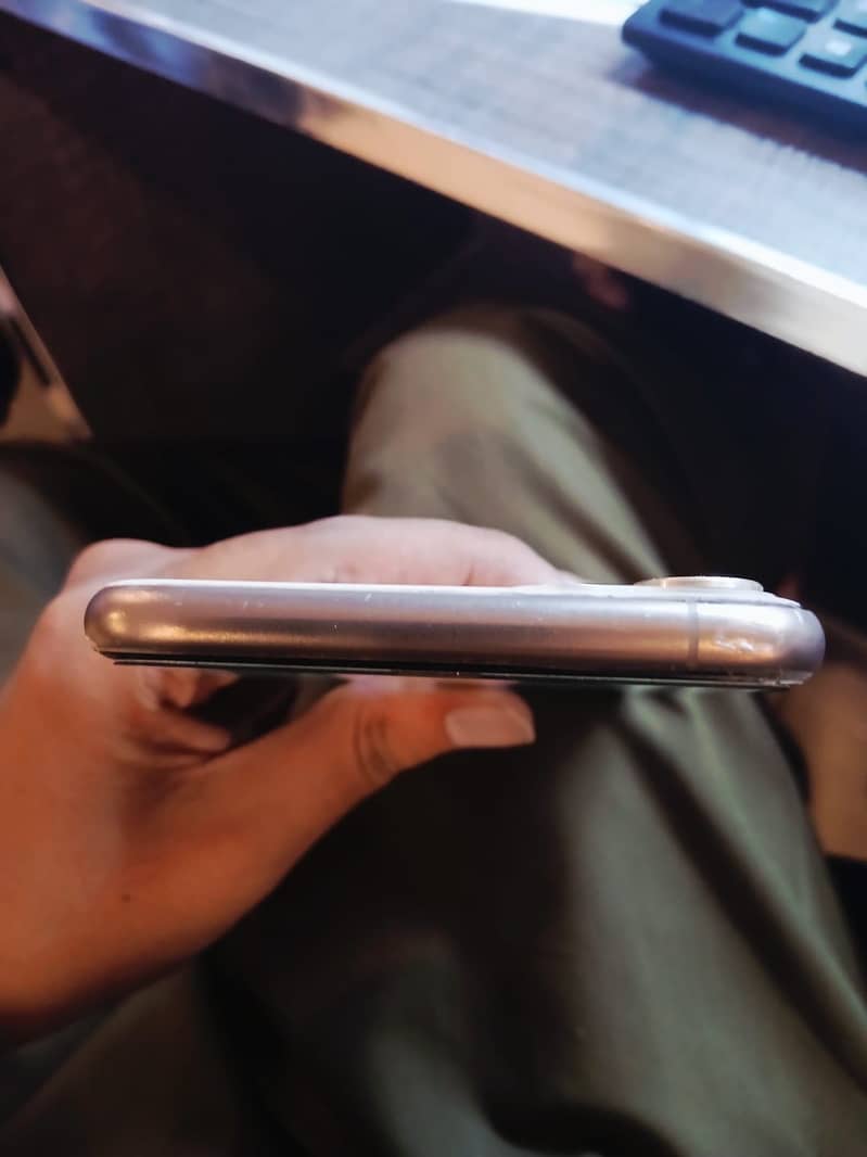 iPhone 11 Pro Max 2