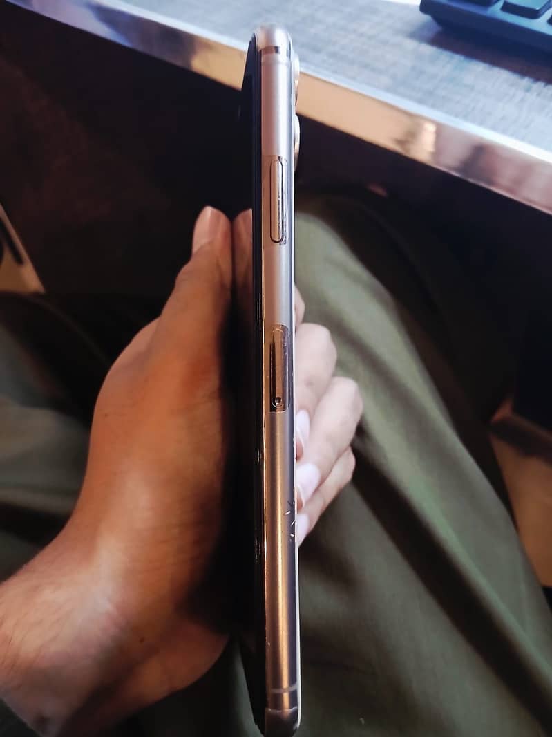 iPhone 11 Pro Max 3
