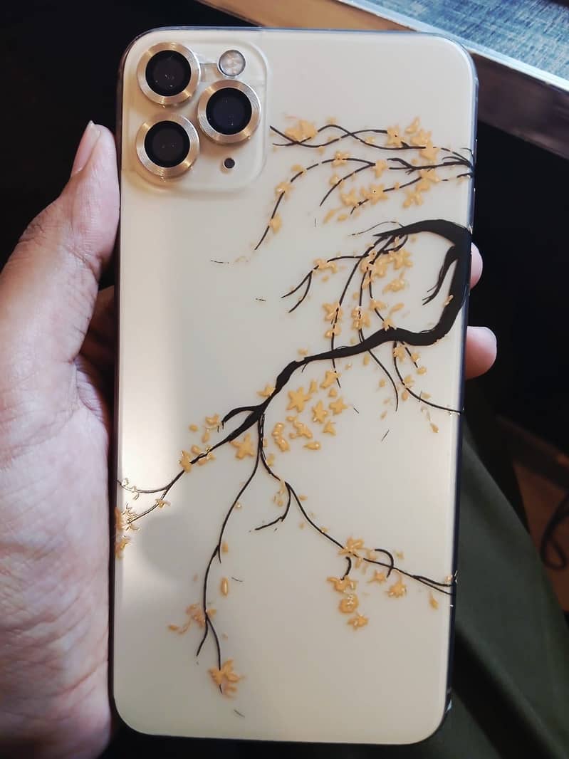 iPhone 11 Pro Max 4