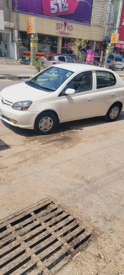 Toyota Platz 2004