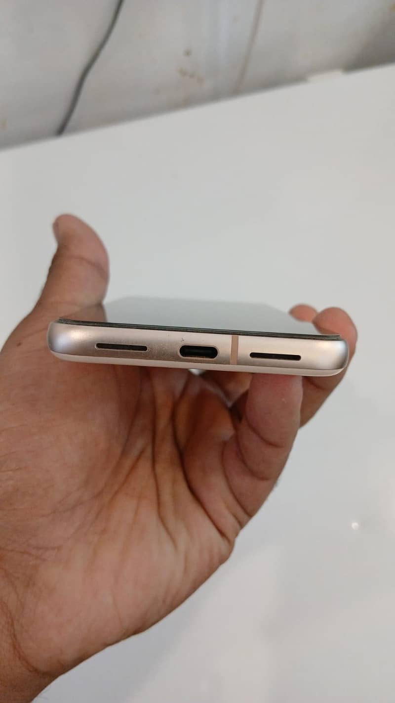 Google Pixel 8 3