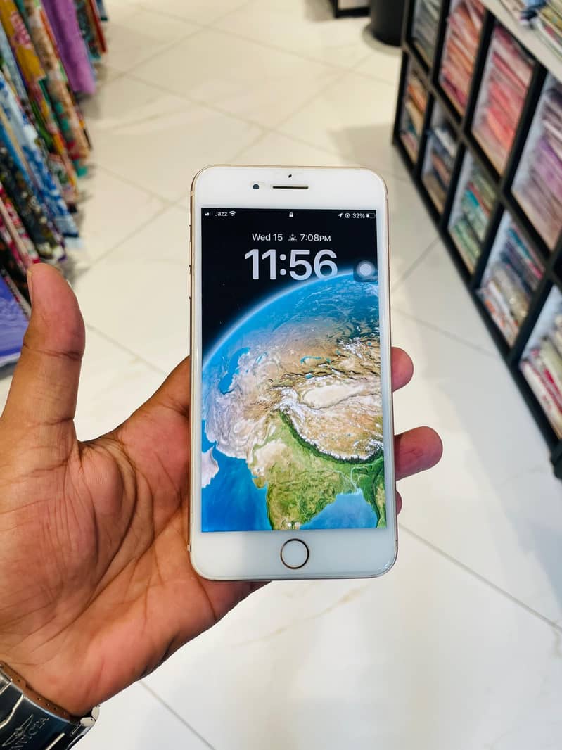 Apple iPhone 8 Plus 0