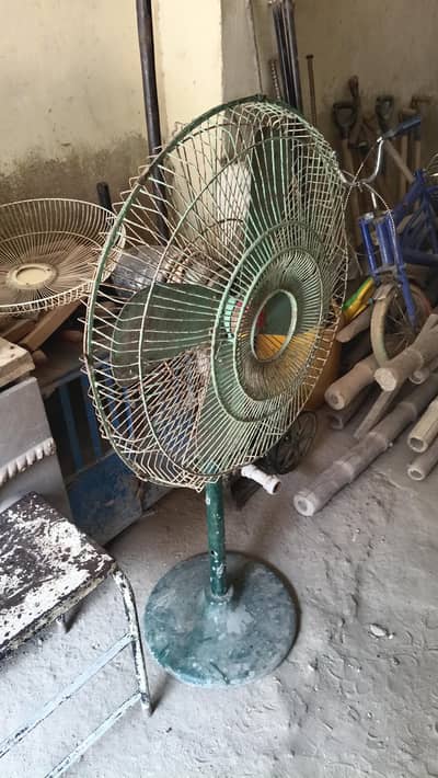 pedestal fan