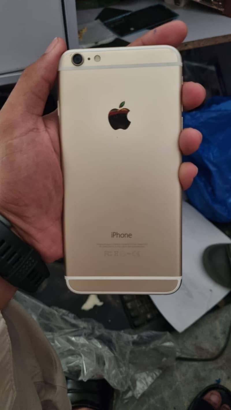 Apple iPhone 6 Plus 0