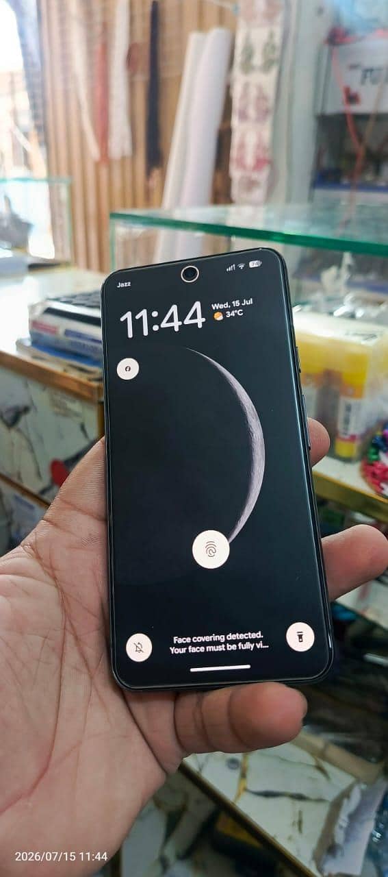 Google Pixel 8 4