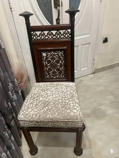 pure wooden chuniotii chair
