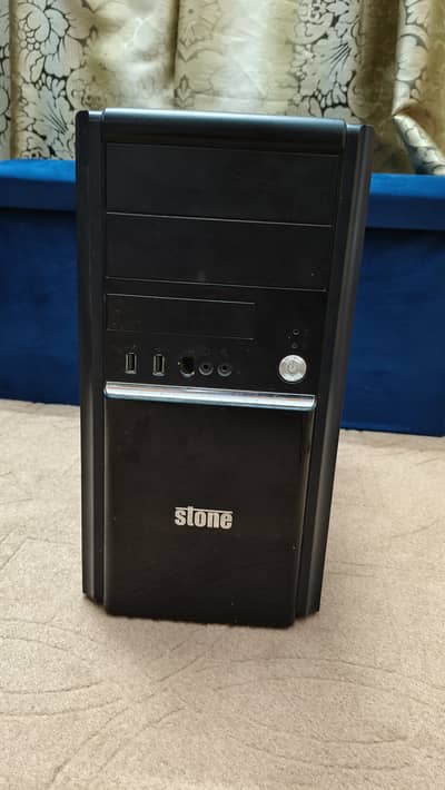 Intel i7 Gaming PC Perfect for Gaming with 24 inch LCD and Keyboard
