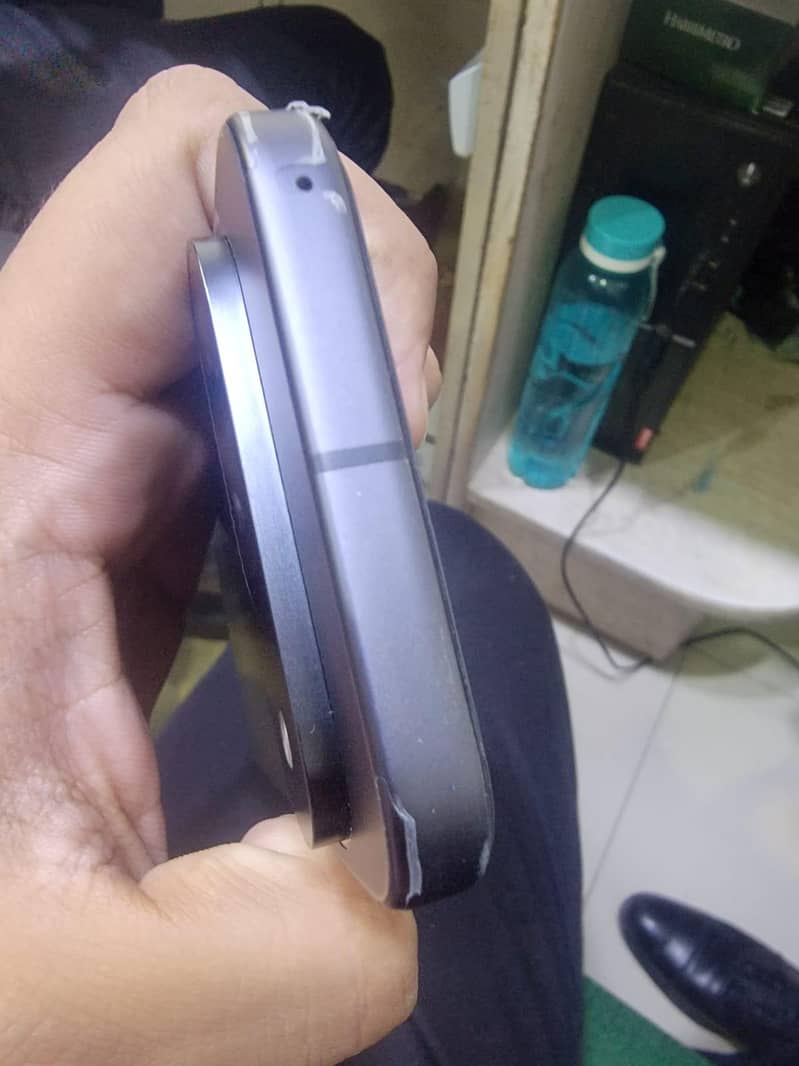 Google Pixel 9 4