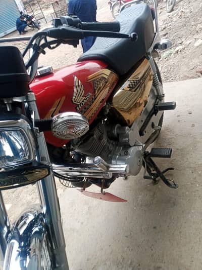 125 self start 2025 modle 03037612816 whatsapp