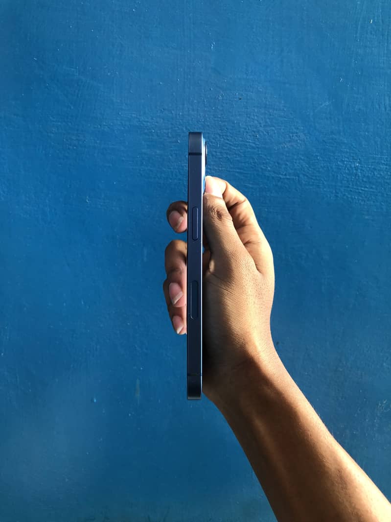 IPHONE 13 6