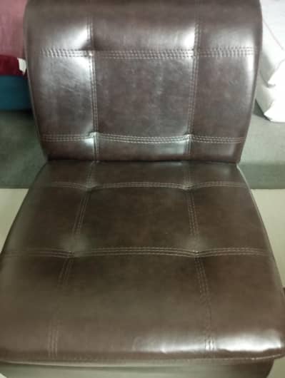 2 single seater sofa with table