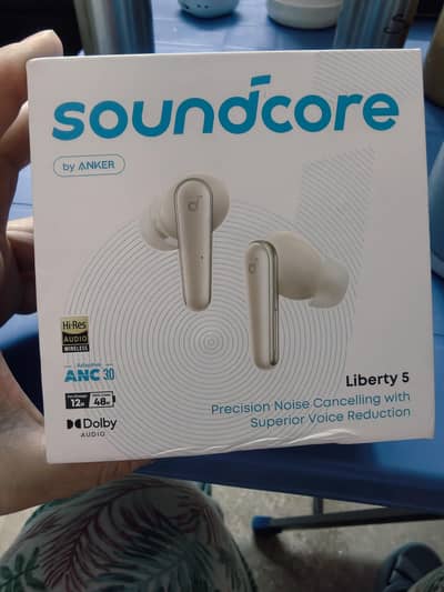 Anker soundcore Liberfy 5 golden color
