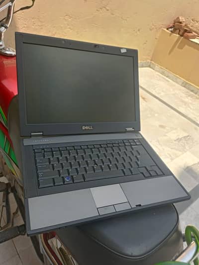 Dell core i5 2.40ghz 4gb ram 250gh rom 2hr+ battery